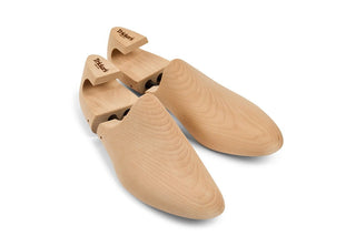 NATURAL LIME WOOD SHOE TREE - R E Tricker Ltd